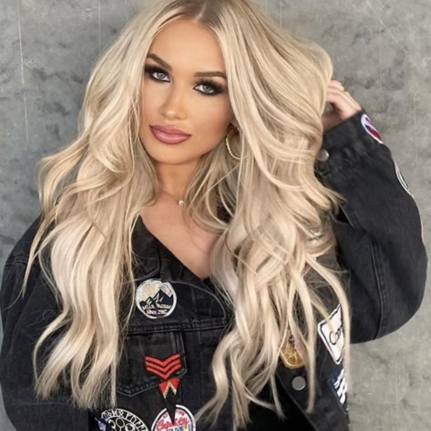 Love_The_Style_Classic_Lace_Clip_In_Human_Remy_Hair_Extensions_9_Piece_Set_Shade_613_Beach__Blonde_3