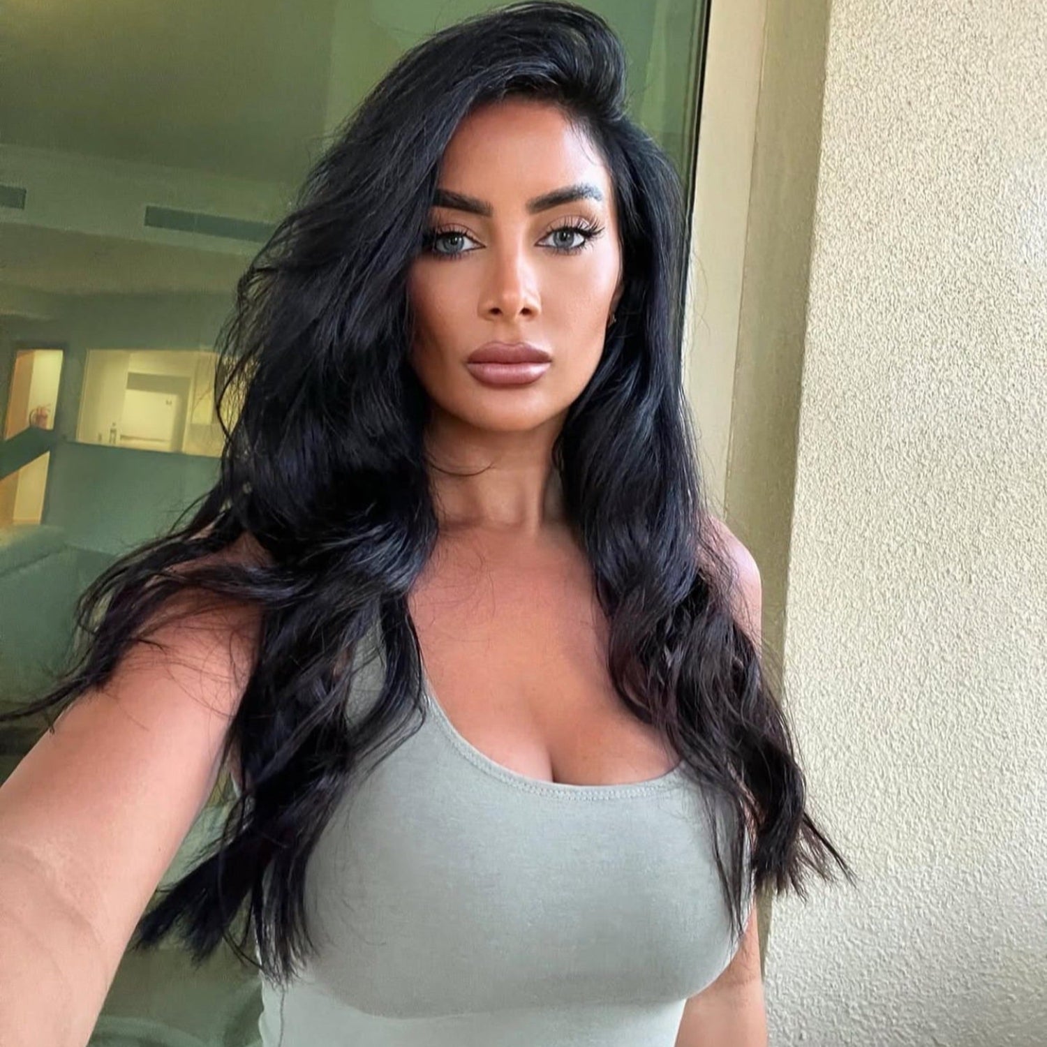 Love_The_Style_Human_Remy_Classic_Lace_Clip_In_Hair_Extension_Shade_1b_Natural_Black