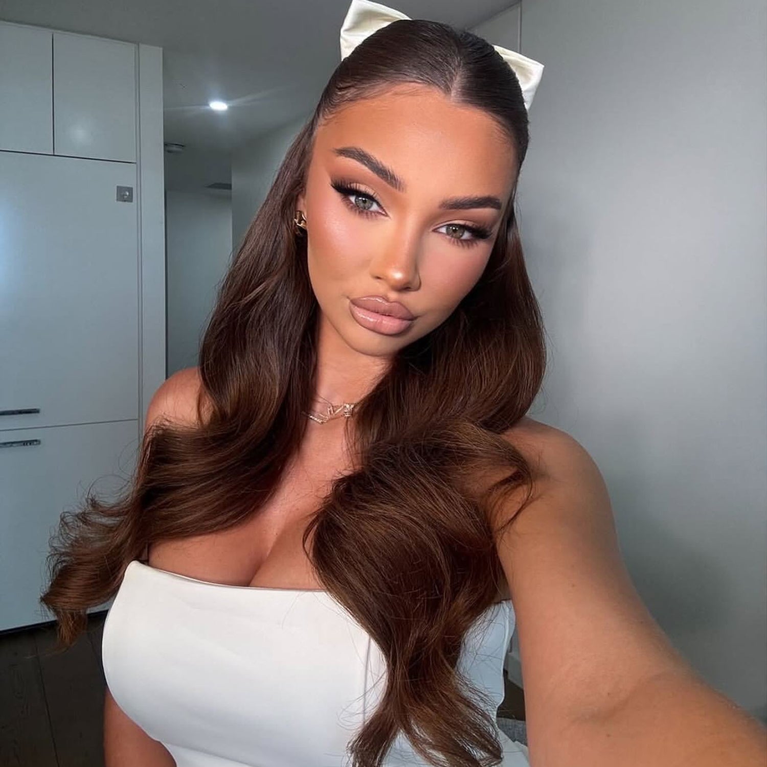 Love_The_Style_Human_Remy_Classic_Lace_Clip_In_Hair_Extension_Shade_5_Mocha_Medium_Brown