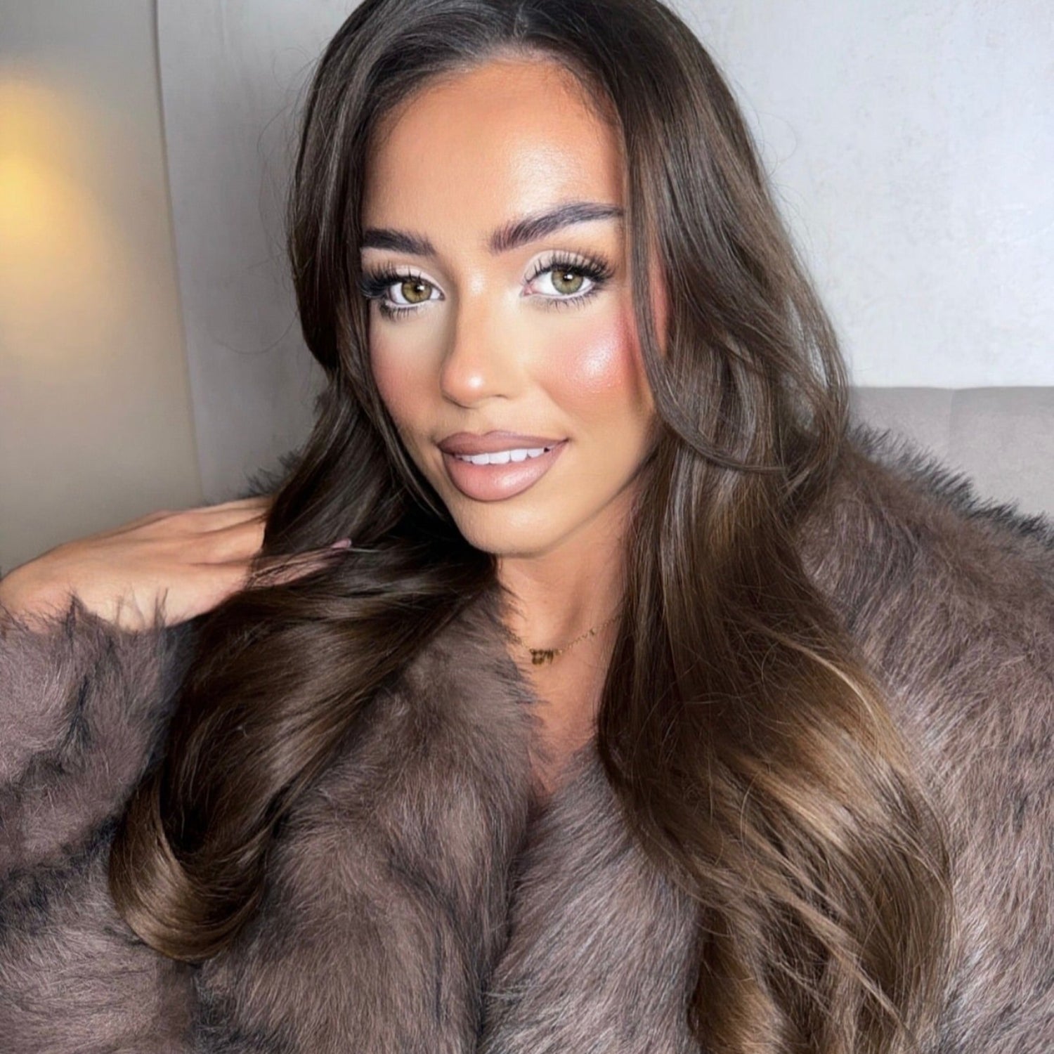 Love_The_Style_Human_Remy_Classic_Lace_Clip_In_Hair_Extension_Shade_5_Mocha_Medium_Brown