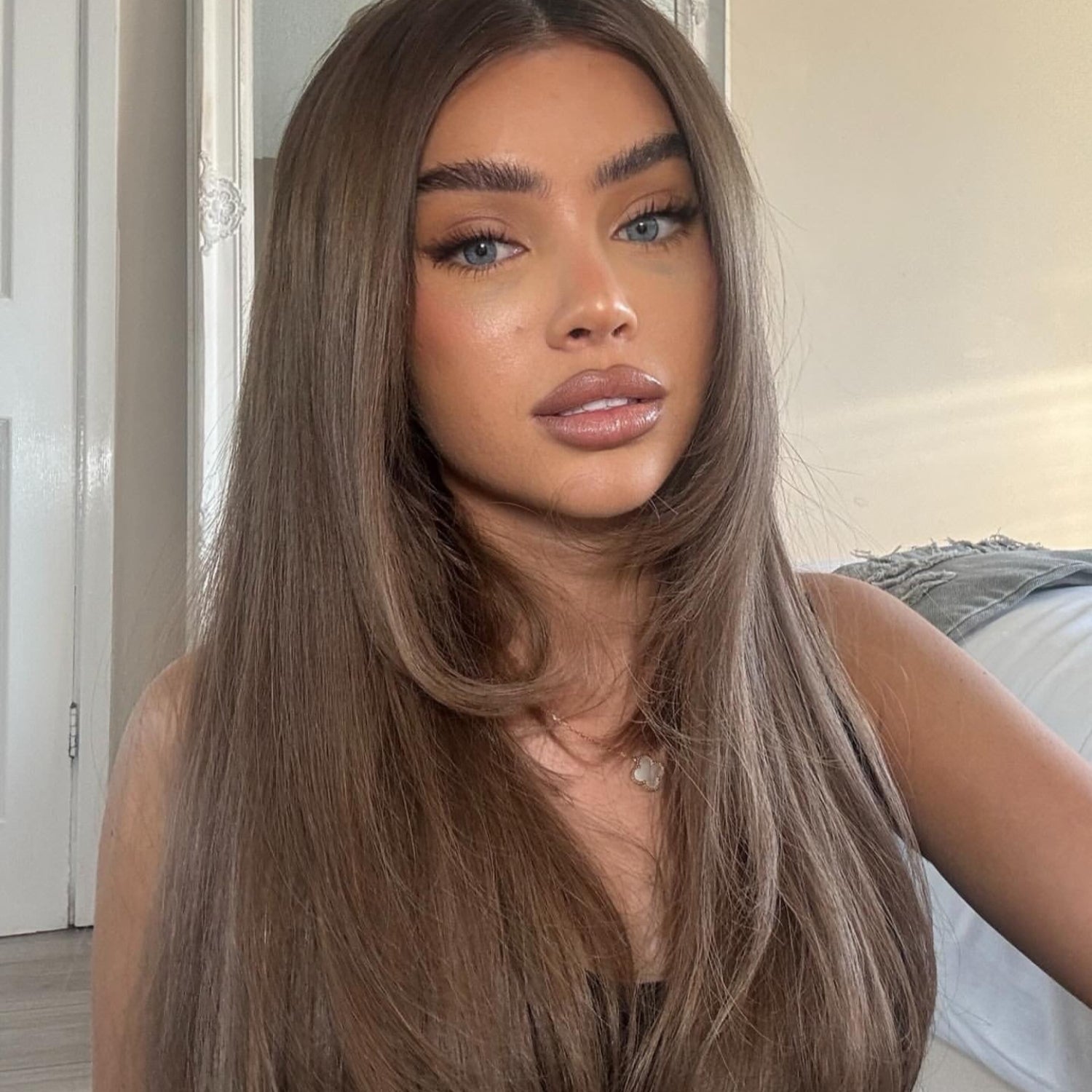 Love_The_Style_Human_Remy_Classic_Lace_Clip_In_Hair_Extension_Shade_6_Light_Chestnut_Brown