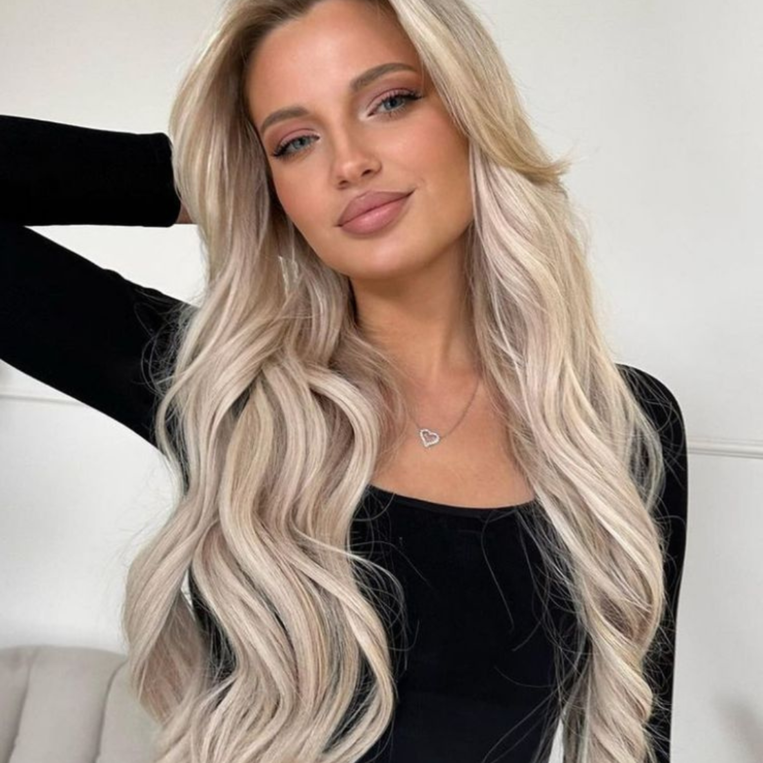 Love_The_Style_Seamless_Clip_In_Human_Remy_Hair_Extensions_5_Piece_Shade_60_Platinum_Blonde