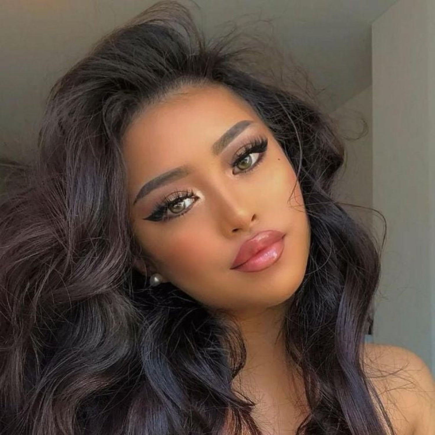 Love_The_Style_Seamless_Clip_In_Human_Remy_Hair_Extensions_9_Piece_Shade_1B_Natural_Black