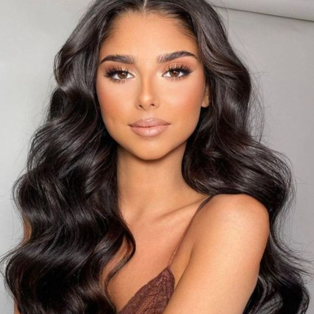 Love_The_Style_Seamless_Clip_In_Human_Remy_Hair_Extensions_5_Piece_Shade_1b_Natural_Black